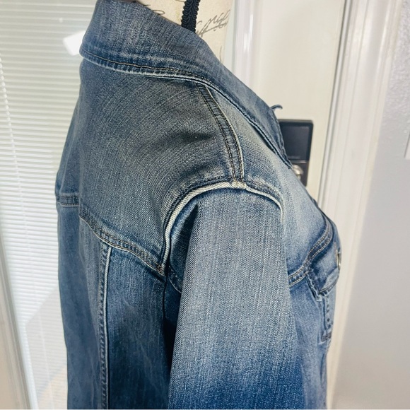 Levi’s Women’s Original Trucker Denim Jean Jacket Medium Wash Sz L - Picture 8 of 16